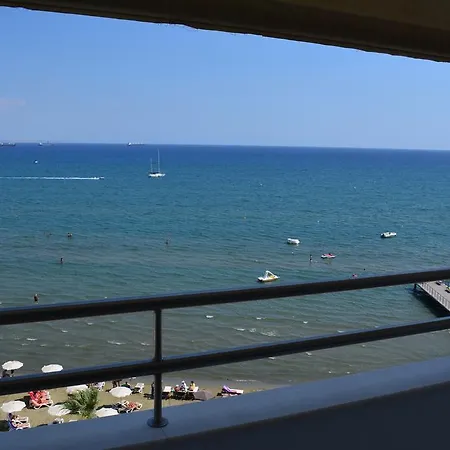 Sea View Penthouses Finikoudes Lägenhet Larnaca